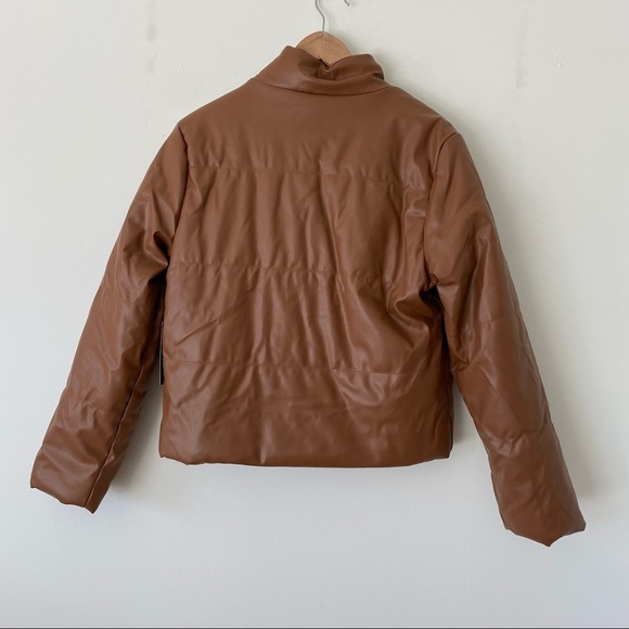 NWT VEGAN leather stunning puffer coat size medium - Picture 3 of 3